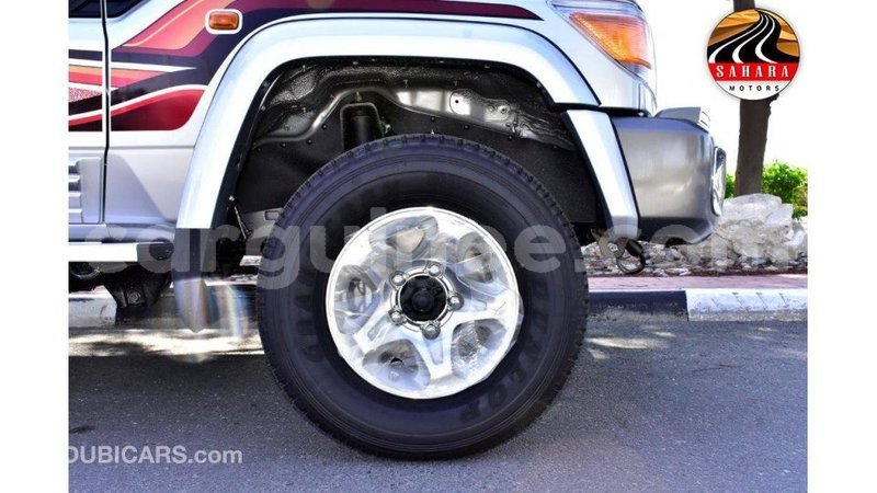 Big with watermark toyota land cruiser conakry import dubai 4122