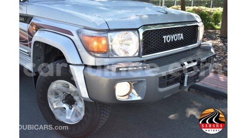 Big with watermark toyota land cruiser conakry import dubai 4122