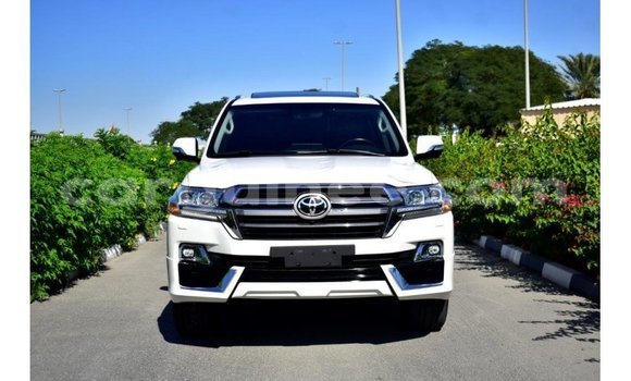 Buy Import Toyota Land Cruiser White Car in Import - Dubai in Conakry Buy Import Toyota Land Cruiser White Car in Import - Dubai in Conakry