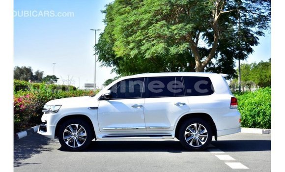 Buy Import Toyota Land Cruiser White Car in Import - Dubai in Conakry Buy Import Toyota Land Cruiser White Car in Import - Dubai in Conakry