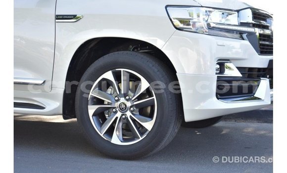 Buy Import Toyota Land Cruiser White Car in Import - Dubai in Conakry Buy Import Toyota Land Cruiser White Car in Import - Dubai in Conakry