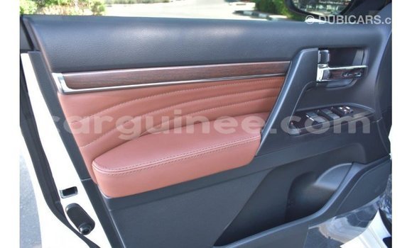 Buy Import Toyota Land Cruiser White Car in Import - Dubai in Conakry Buy Import Toyota Land Cruiser White Car in Import - Dubai in Conakry