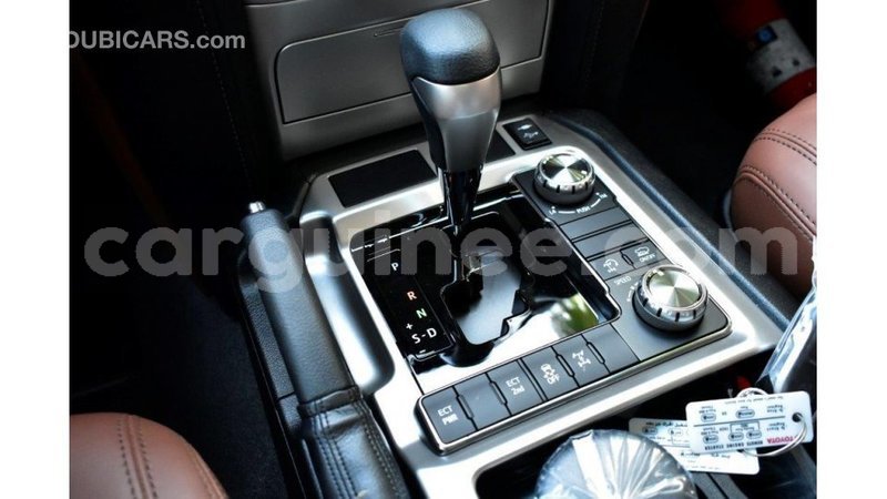 Big with watermark toyota land cruiser conakry import dubai 4123