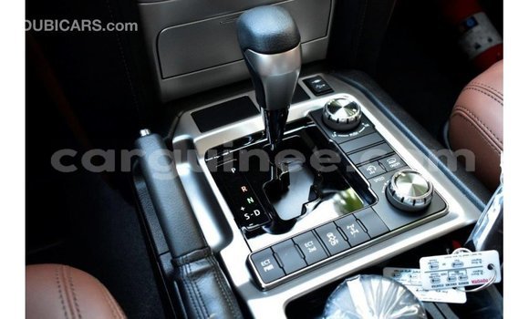 Buy Import Toyota Land Cruiser White Car in Import - Dubai in Conakry Buy Import Toyota Land Cruiser White Car in Import - Dubai in Conakry