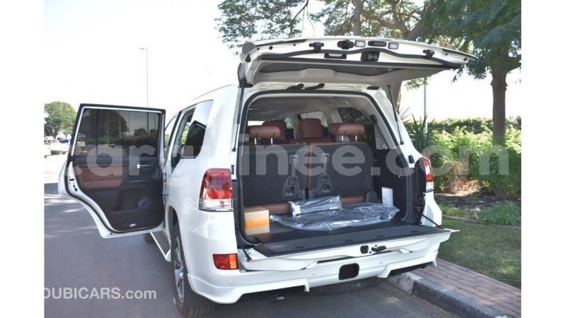 Big with watermark toyota land cruiser conakry import dubai 4123