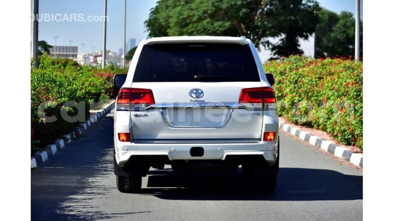 Big with watermark toyota land cruiser conakry import dubai 4123