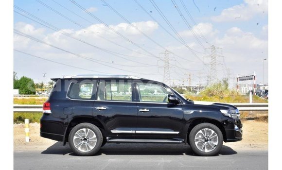 Buy Import Toyota Land Cruiser Black Car in Import - Dubai in Conakry Buy Import Toyota Land Cruiser Black Car in Import - Dubai in Conakry