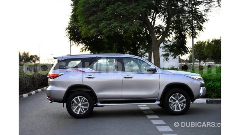 Big with watermark toyota fortuner conakry import dubai 4125