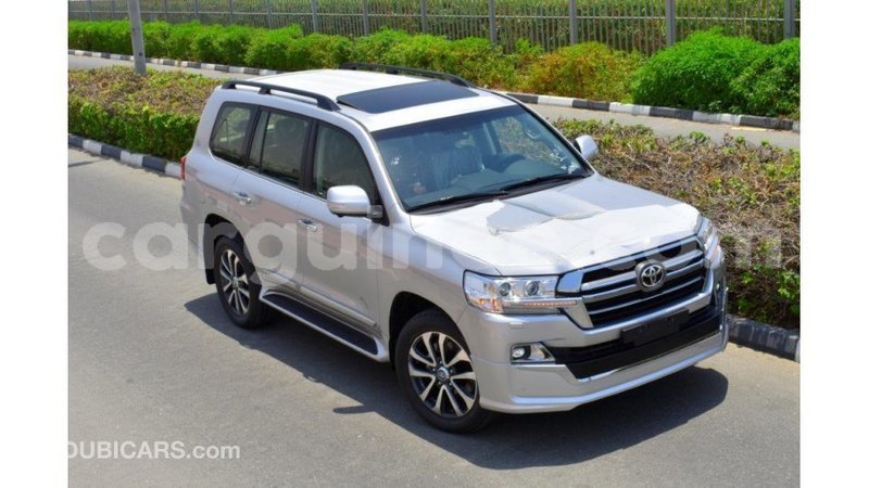 Big with watermark toyota land cruiser conakry import dubai 4126