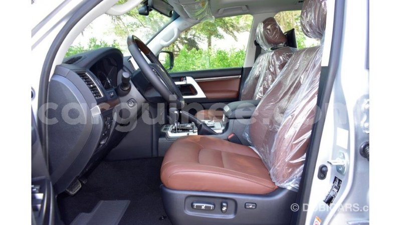 Big with watermark toyota land cruiser conakry import dubai 4126