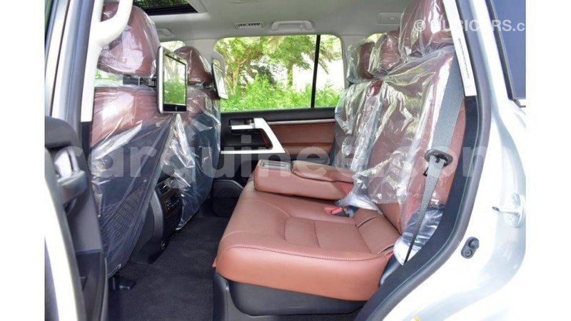 Big with watermark toyota land cruiser conakry import dubai 4126