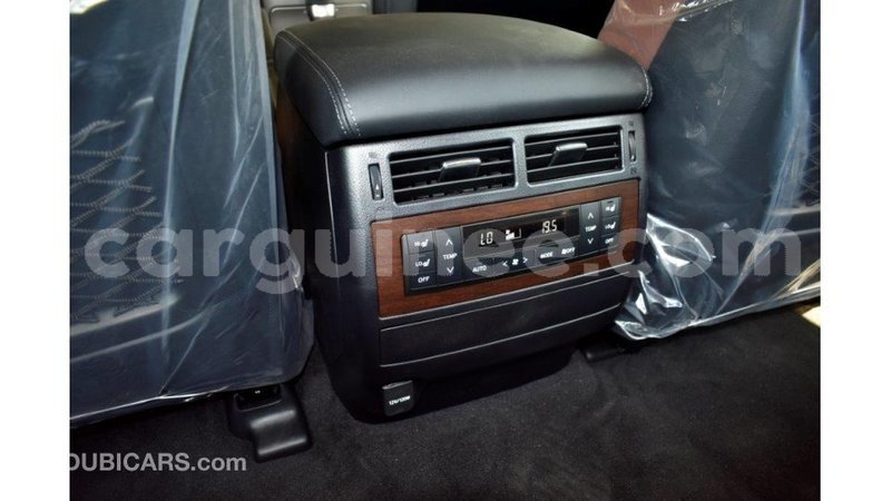 Big with watermark toyota land cruiser conakry import dubai 4126