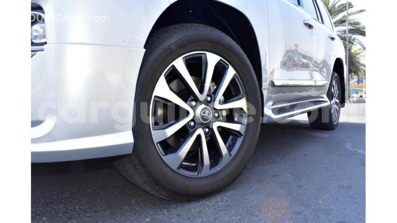 Big with watermark toyota land cruiser conakry import dubai 4126