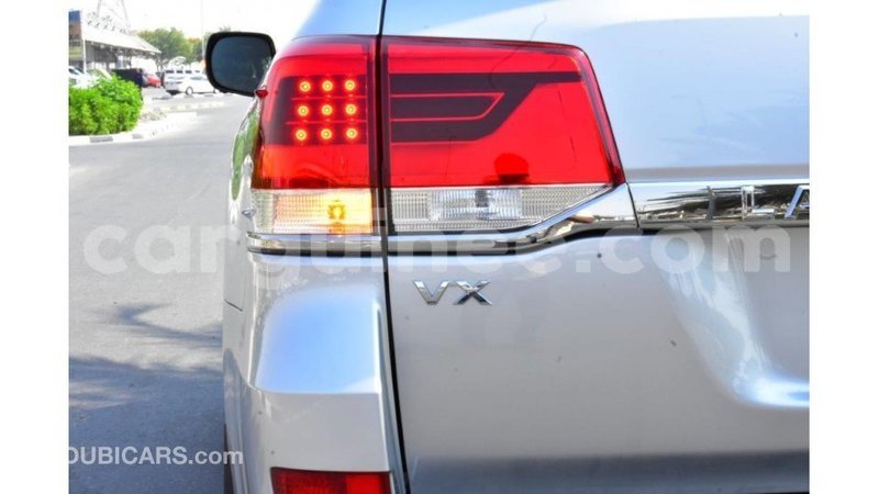 Big with watermark toyota land cruiser conakry import dubai 4126