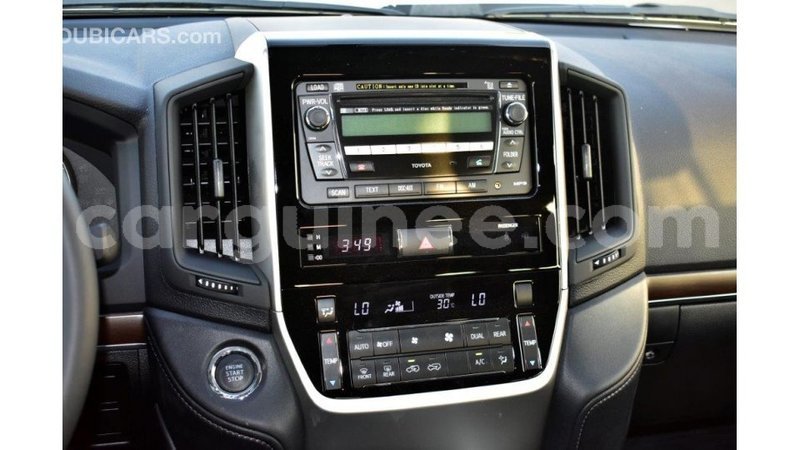 Big with watermark toyota land cruiser conakry import dubai 4127