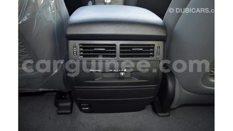 Big with watermark toyota land cruiser conakry import dubai 4127
