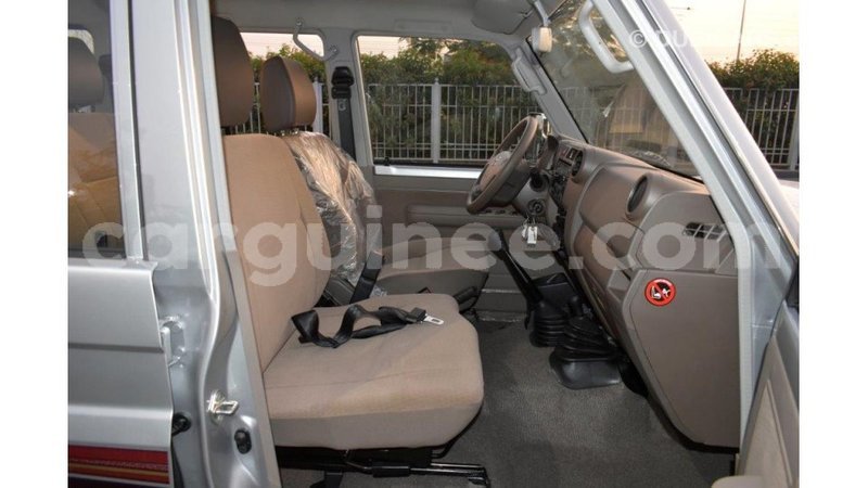 Big with watermark toyota land cruiser conakry import dubai 4128