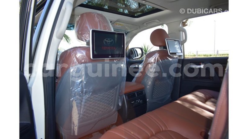 Big with watermark toyota land cruiser conakry import dubai 4131