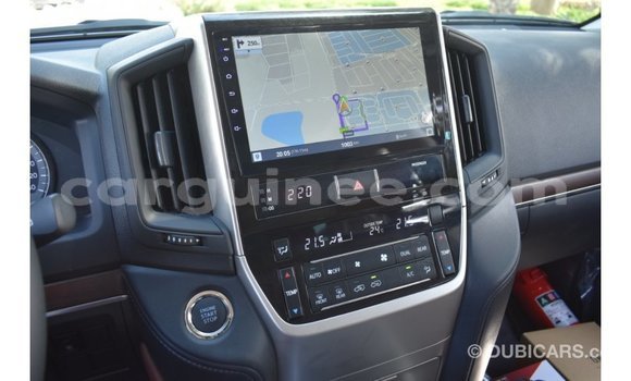 Buy Import Toyota Land Cruiser White Car in Import - Dubai in Conakry Buy Import Toyota Land Cruiser White Car in Import - Dubai in Conakry