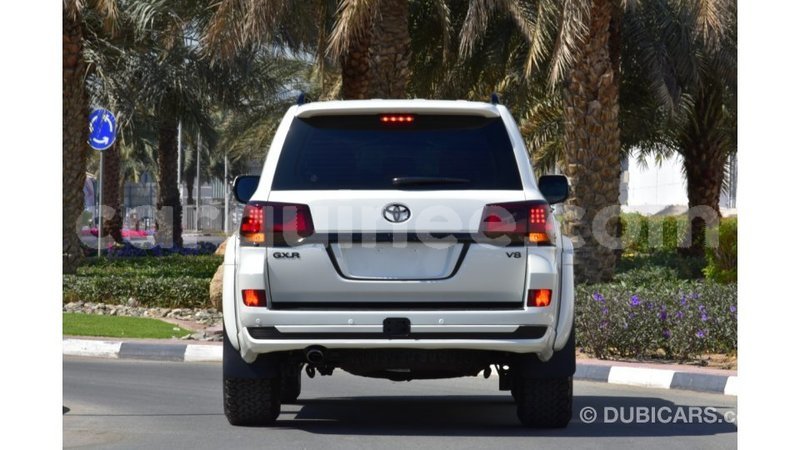 Big with watermark toyota land cruiser conakry import dubai 4131