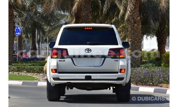 Buy Import Toyota Land Cruiser White Car in Import - Dubai in Conakry Buy Import Toyota Land Cruiser White Car in Import - Dubai in Conakry