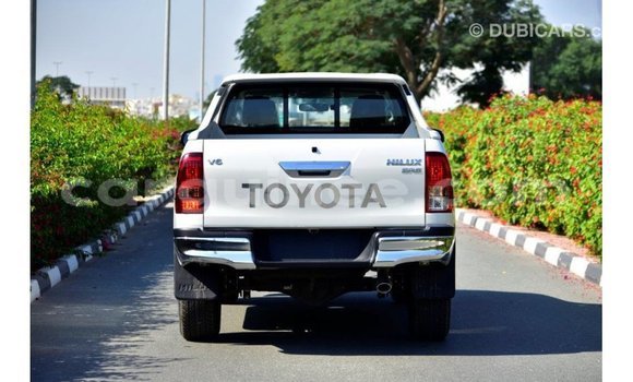Buy Import Toyota Hilux White Car in Import - Dubai in Conakry Buy Import Toyota Hilux White Car in Import - Dubai in Conakry