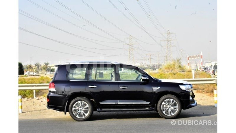 Big with watermark toyota land cruiser conakry import dubai 4136