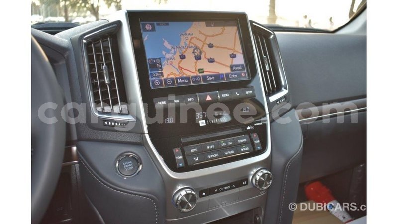 Big with watermark toyota land cruiser conakry import dubai 4136