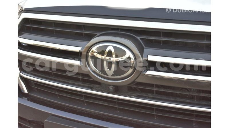 Big with watermark toyota land cruiser conakry import dubai 4136