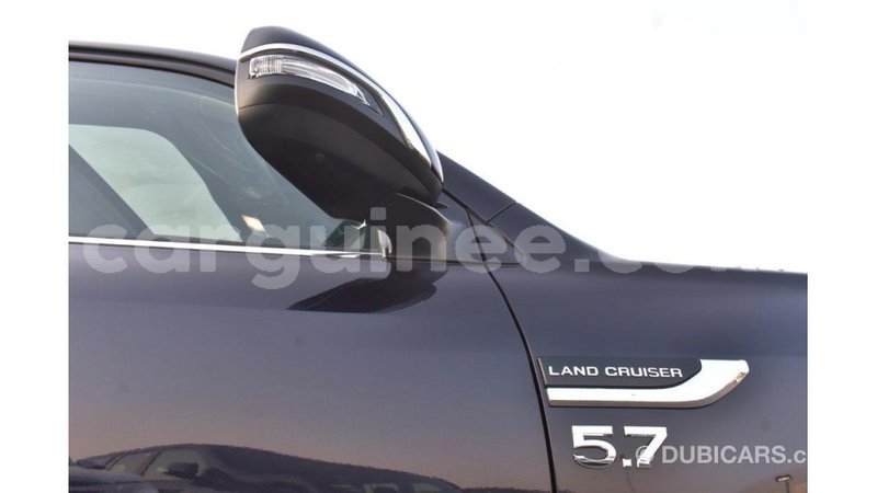 Big with watermark toyota land cruiser conakry import dubai 4136