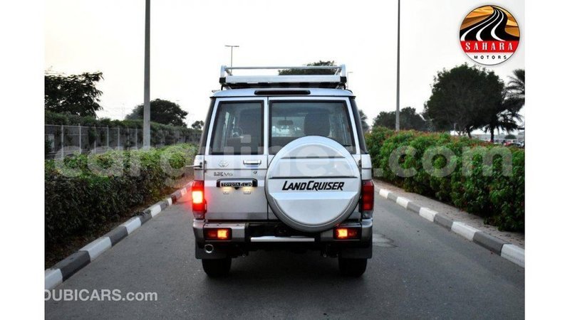 Big with watermark toyota land cruiser conakry import dubai 4138