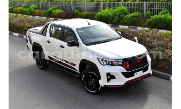 Buy Import Toyota Hilux White Car in Import - Dubai in Conakry Buy Import Toyota Hilux White Car in Import - Dubai in Conakry