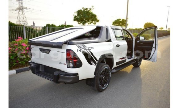 Buy Import Toyota Hilux White Car in Import - Dubai in Conakry Buy Import Toyota Hilux White Car in Import - Dubai in Conakry
