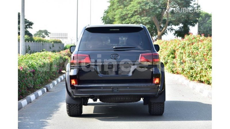 Big with watermark toyota land cruiser conakry import dubai 4141