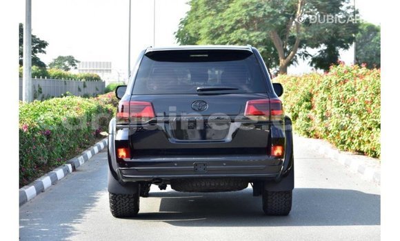 Buy Import Toyota Land Cruiser Black Car in Import - Dubai in Conakry Buy Import Toyota Land Cruiser Black Car in Import - Dubai in Conakry