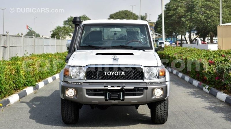 Big with watermark toyota land cruiser conakry import dubai 4144