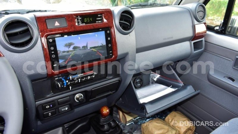 Big with watermark toyota land cruiser conakry import dubai 4144