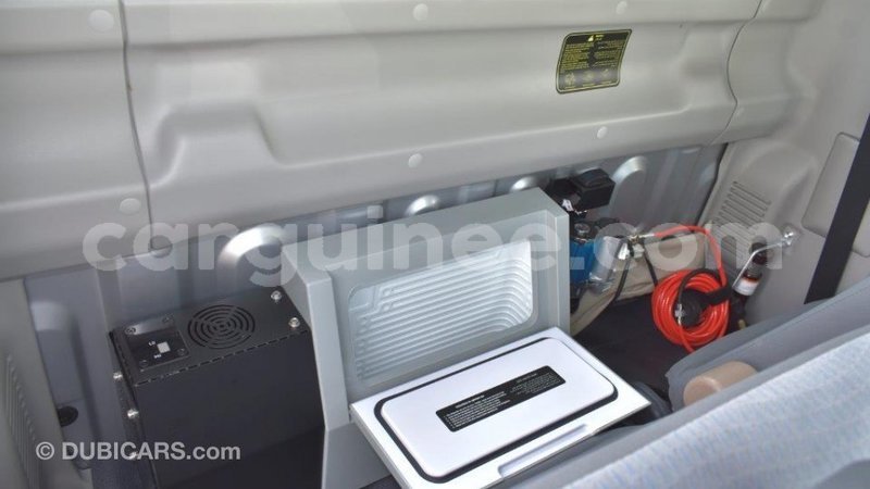 Big with watermark toyota land cruiser conakry import dubai 4144