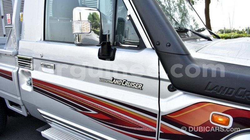 Big with watermark toyota land cruiser conakry import dubai 4144
