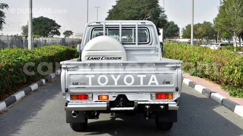 Big with watermark toyota land cruiser conakry import dubai 4144