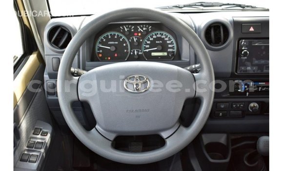 Buy Import Toyota Land Cruiser Beige Car in Import - Dubai in Conakry Buy Import Toyota Land Cruiser Beige Car in Import - Dubai in Conakry