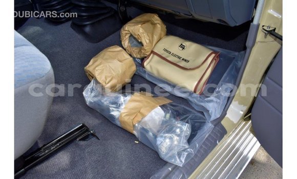 Buy Import Toyota Land Cruiser Beige Car in Import - Dubai in Conakry Buy Import Toyota Land Cruiser Beige Car in Import - Dubai in Conakry