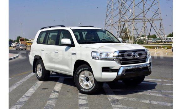 Buy Import Toyota Land Cruiser White Car in Import - Dubai in Conakry Buy Import Toyota Land Cruiser White Car in Import - Dubai in Conakry