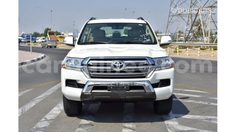 Big with watermark toyota land cruiser conakry import dubai 4146