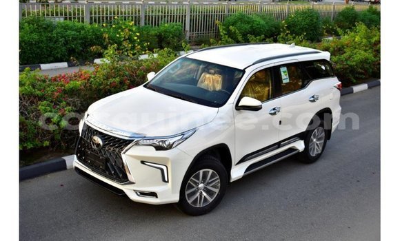 Buy Import Toyota Fortuner White Car in Import - Dubai in Conakry Buy Import Toyota Fortuner White Car in Import - Dubai in Conakry