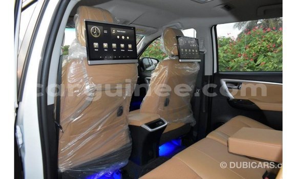 Buy Import Toyota Fortuner White Car in Import - Dubai in Conakry Buy Import Toyota Fortuner White Car in Import - Dubai in Conakry