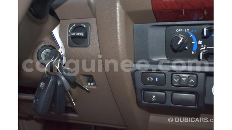 Big with watermark toyota land cruiser conakry import dubai 4151
