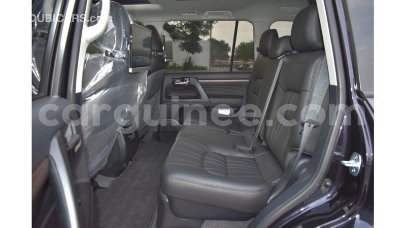 Big with watermark toyota land cruiser conakry import dubai 4159