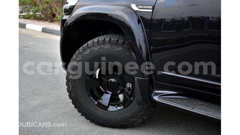 Big with watermark toyota land cruiser conakry import dubai 4159
