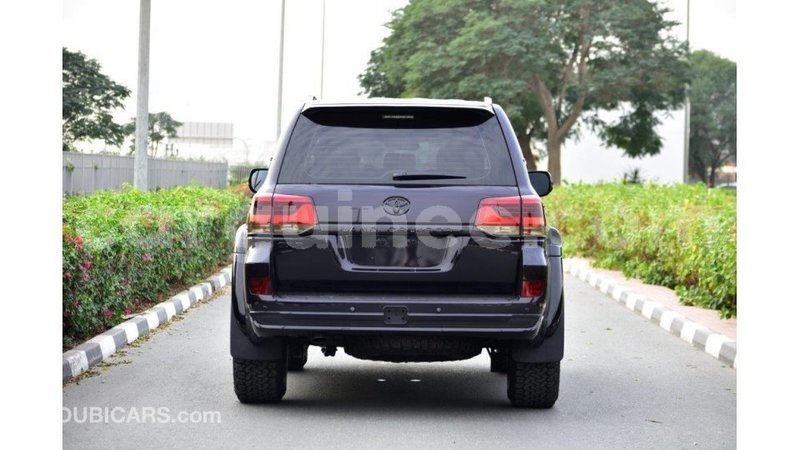 Big with watermark toyota land cruiser conakry import dubai 4159